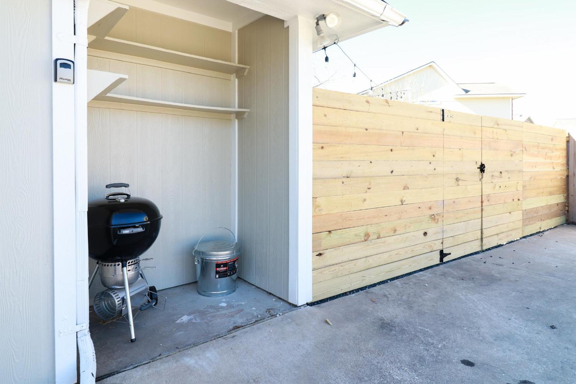 Cozy Home In The Heart Of Aggieland College Station Exterior photo